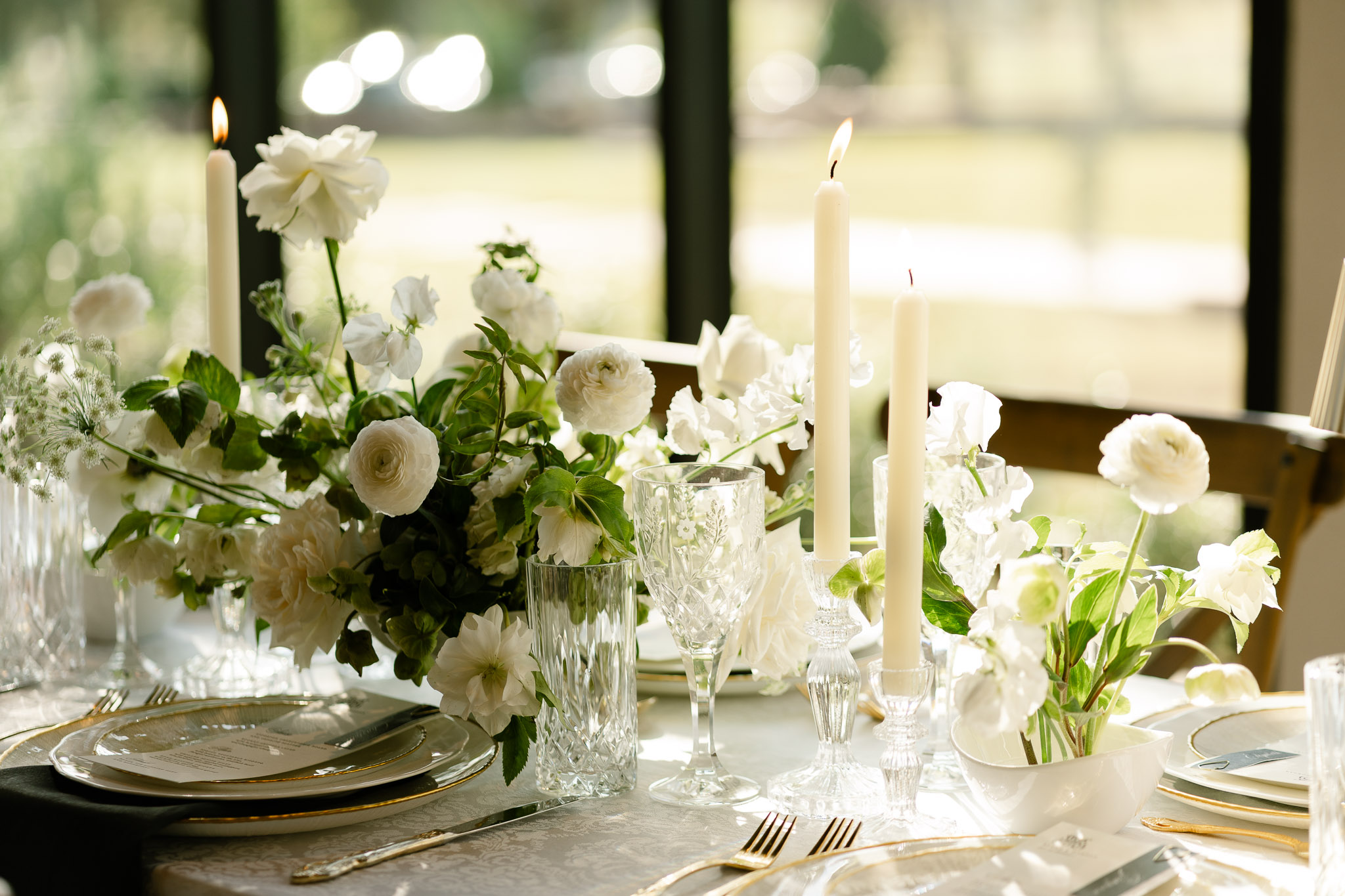 choosing one of the best Micro Wedding Venues in Utah makes choosing florals to compliment the space easy