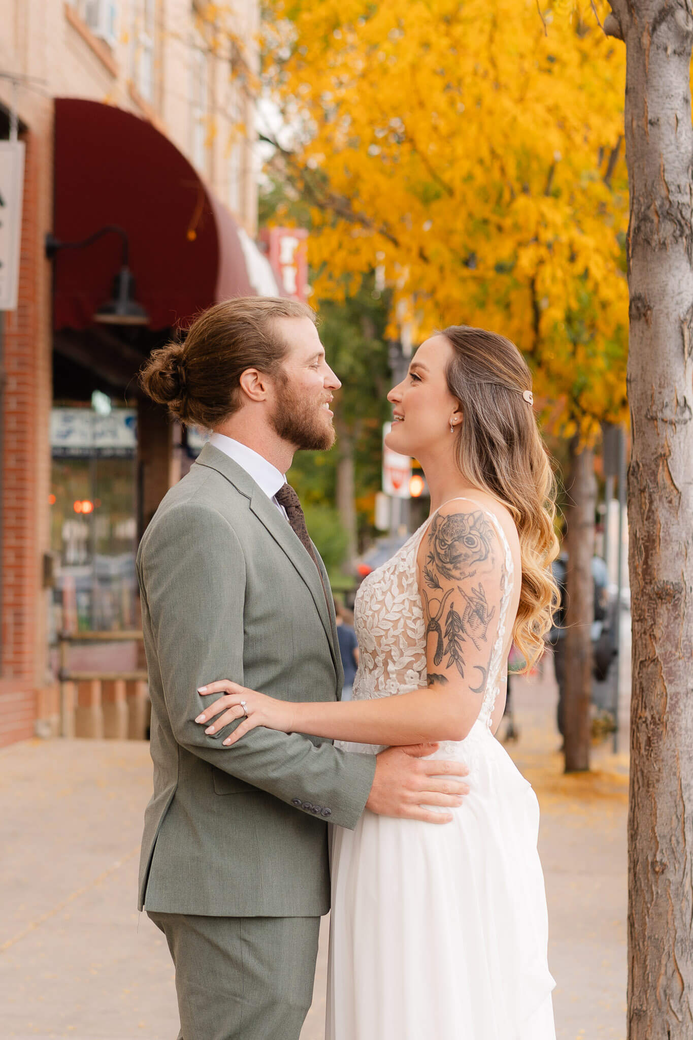 couple under golden aspens in Fort Collins, Co 